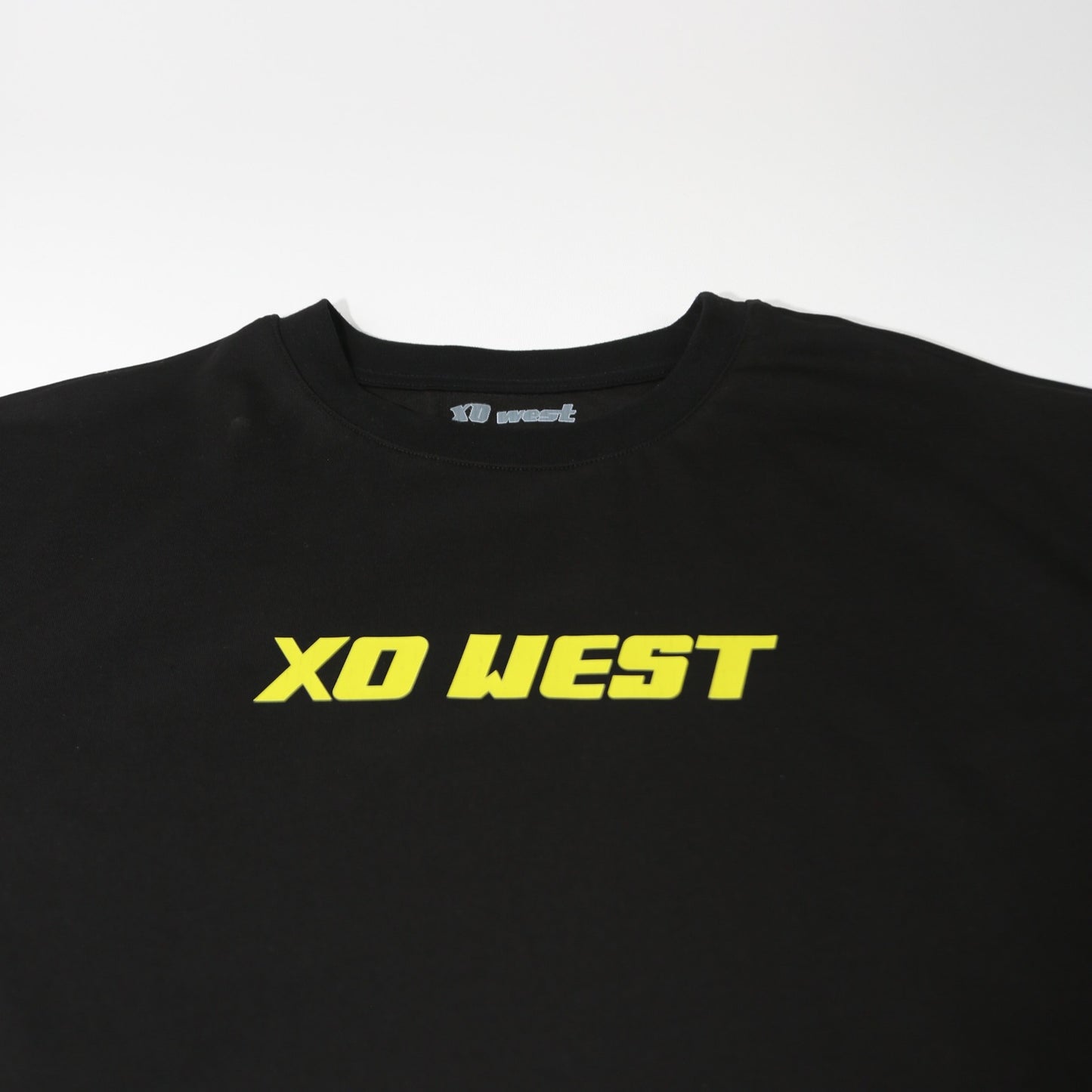 XO WEST PERGAMON  T-SHIRT
